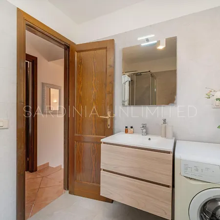 Violetta Nellie Sardinia Unlimited * Costa Paradiso